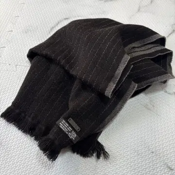 새상품급 코스튬나셔널 블랙 머플러