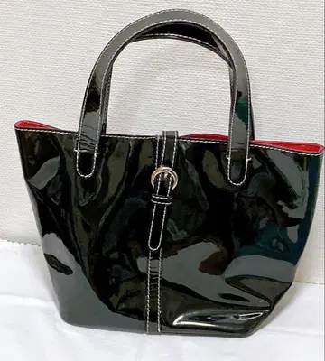 새상품급 Le Sac Adam 에나멜 핸드백