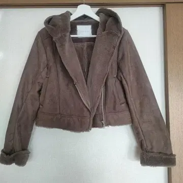 세실 맥비 무스탕 자켓, 브라운