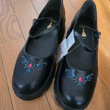 치하루 x 디즈니 밸리 슈즈 [ 아나 L 사이즈 ] 택 포함 새상품