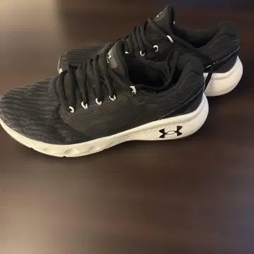 언더아머 25.5cm 블랙