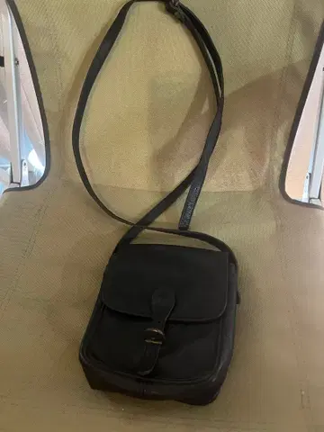 일비종떼 가죽 숄더백