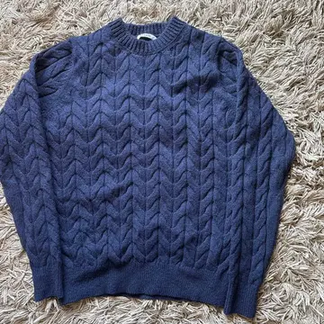 SLOANE 네이비 케이블 짜임 스웨터 사이즈 2