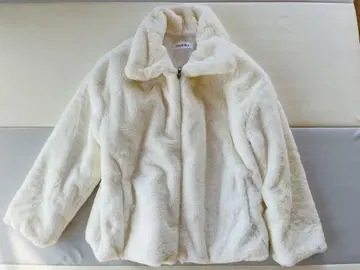 [ 새상품급 ] 보아 자켓 M 사이즈 화이트