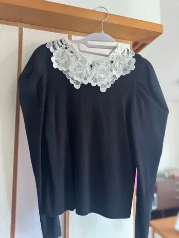 SNIDEL 카라 부착 니트탑