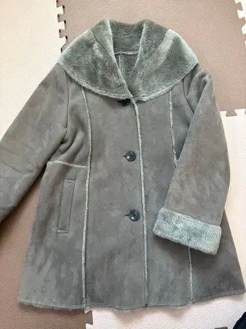 그레이 무스탕 코트 단추식