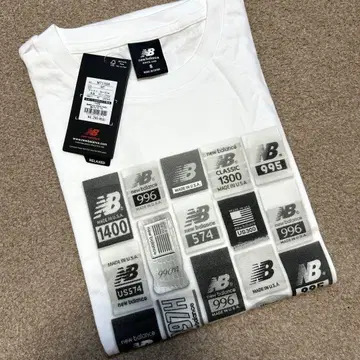 New Balance 화이트 T셔츠