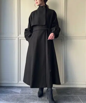 JUNOAH 롱 코트 블랙