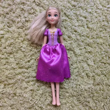 라푼젤풍 인형 보라색