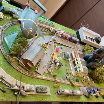 철도 모형 고질라 디오라마 세트