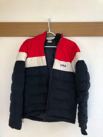 FILA 후드 부착 다운 자켓 빨간색/화이트/네이비 트리콜로