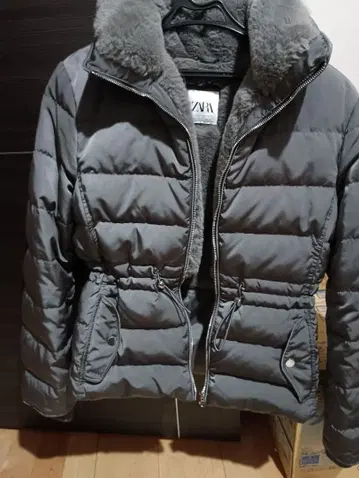 ZARA 그레이 다운 자켓 숏 기장