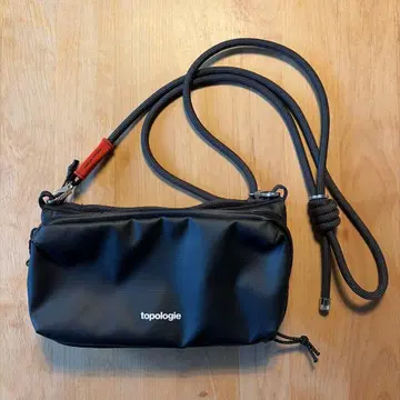 Topologie 토폴로지 블랙 보틀 사코슈 Bottle Sacoche