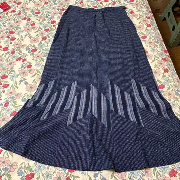 카스리 원단 핸드메이드 네이비 스트라이프 패턴 플레어 스커트