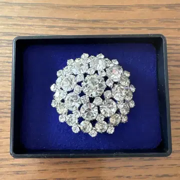 비즈 브로치 돔형 개성있는