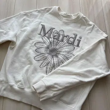 Mardi 꽃무늬 자수 트레이닝복 화이트
