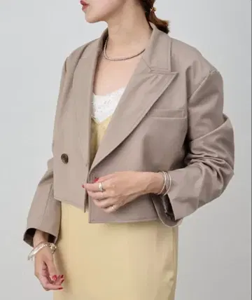 새상품 시너리 숏 자켓