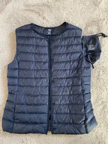 UNIQLO 울트라 라이트 다운 베스트 M 네이비