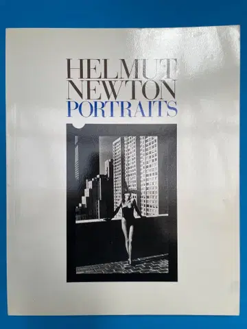 [레어북] 헬무트 뉴턴 포트레이트 | 공식 카탈로그