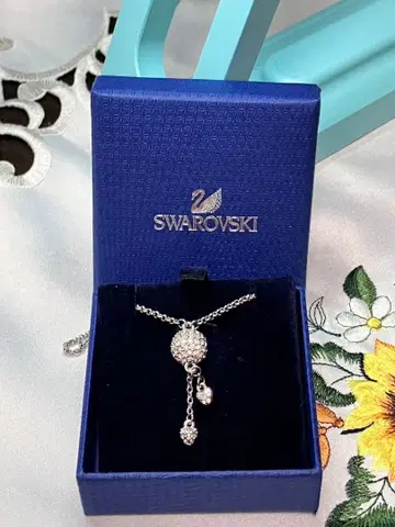 SWAROVSKI 스와로브스키 목걸이 파베 공