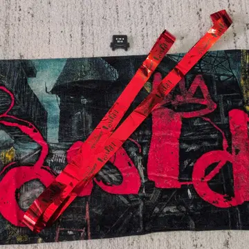 SKY-HI(BossDom) 타월과 은테, 핀 배지 세트