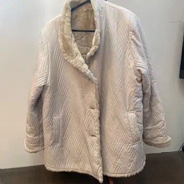 아이보리 가벼운 코트