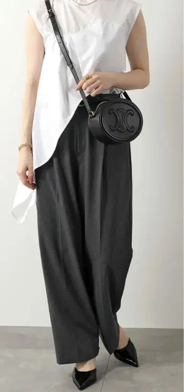 큐이르 트리옹프 오벌 블랙