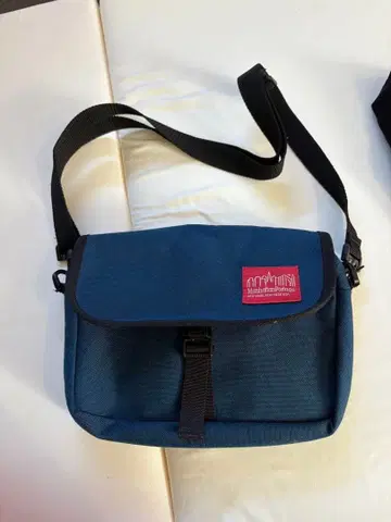 Manhattan Portage 네이비 숄더백