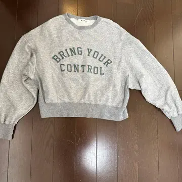 RITA 리타진즈도쿄 이시오카 마미 콜라보 로고 맨투맨