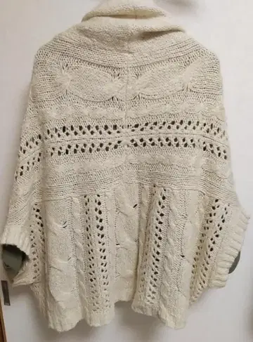 아이보리 케이블 짜임 가디건