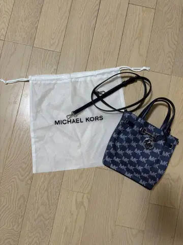 MICHAEL KORS MK 로고 숄더백