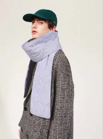 MISTER GENTLEMAN 스트라이프 패턴 퀼트 충전솜 머플러