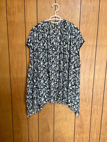 [ 23구 L 사이즈 ] 이번 시즌 신상품!! 라티 시리즈 시어 블라우스