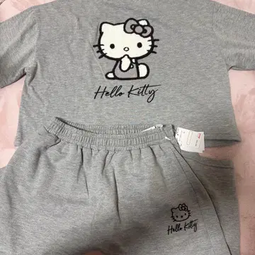 산리오 헬로키티 셋업 룸웨어 홈웨어 미사용 새상품