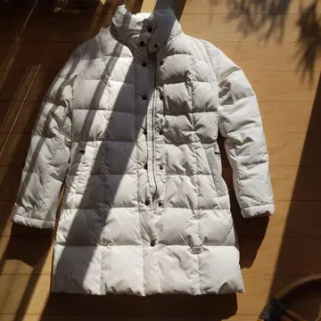 화이트 다운 자켓 미디 기장 퀼팅