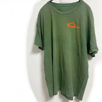 올리브 그린 티셔츠 오렌지 로고 남성용