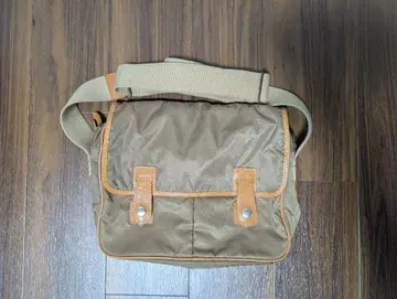 [레어] 폴스미스 올리브 그린 나일론 숄더백