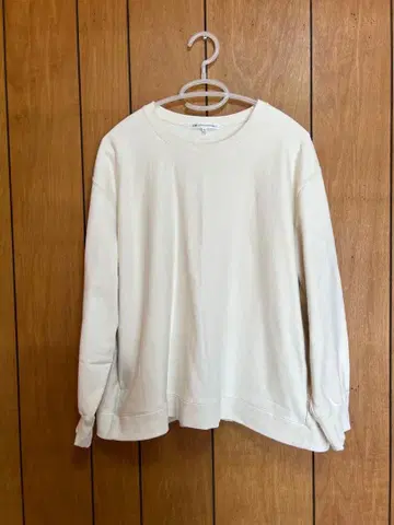 [ 23구 L 사이즈 ] 올해 1월 구매! 컬러 맨투맨