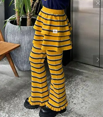 헬로 샌프란시스코 멀티 보더 니트 플레어 팬츠