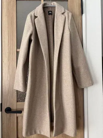 ZARA 베이지 롱 코트