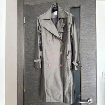 그레이 더블 브레스트 트렌치코트