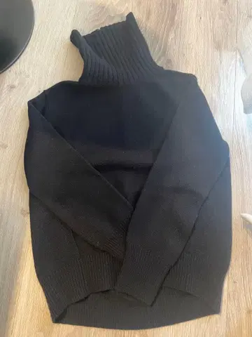 유나이티드 애로우즈 터틀 니트