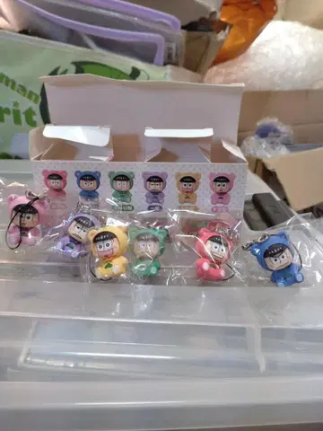 오소마츠 6쌍둥이 트레이딩 피규어 스트랩 쿠마마츠