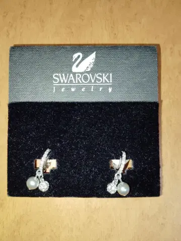 SWAROVSKI 펄 크리스탈 귀찌