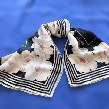 준 아시타 꽃무늬 스카프