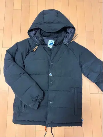 케이프 하이츠 블랙 다운 자켓 S 사이즈
