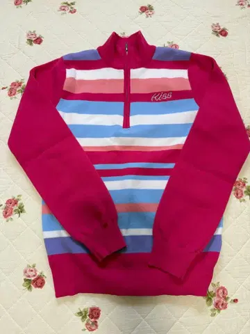 키스 온 더 그린 니트 핑크 계열 스트라이프 골프 셔츠