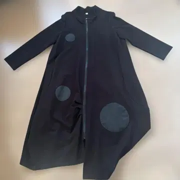 도트 패턴 블랙 롱 코트