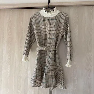 체크 무늬 니트 원피스 (긴팔)