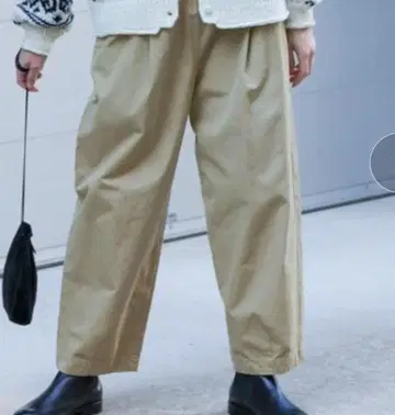 새상품 택 포함 카구레 코튼 크롭 팬츠 BEIGE